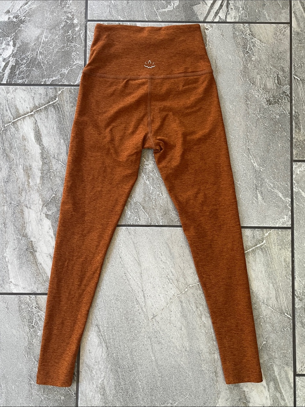 🤍 Beyond Yoga Caught In The Midi Size XS High Waisted Leggings Spacedye Brown